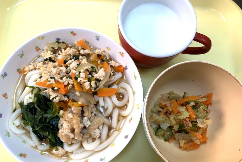 きつねうどん

キャベツのおかか和え

牛乳