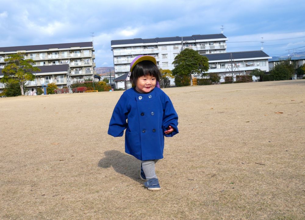 戸外遊びや散歩が大好きなKくん
「まだまだ帰りたくないよ~」と
思う存分楽しむ♡
でも今日はお弁当という楽しみが…♡
大好きな友達と見せ合いながらピクニック気分
愛情いっぱいのお弁当ありがとうございました