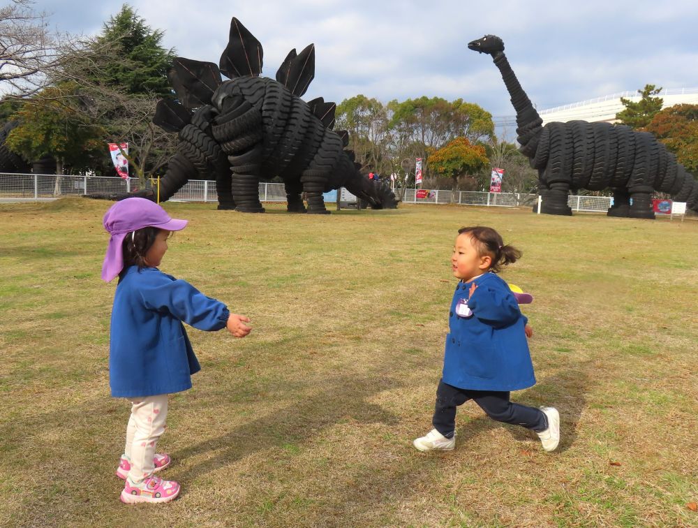 かけっこをしたり・・・

いっぱい遊んで
「まだ帰りたくない😆」　また来ようね💗