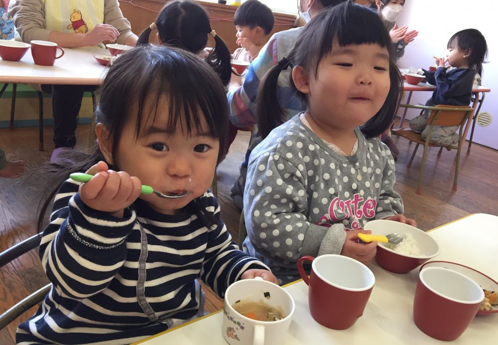 今年もたくさん給食を食べてくれてありがとう♡

来年もおいしい給食を作るので、もりもり食べて元気いっぱいの1年にしようね。