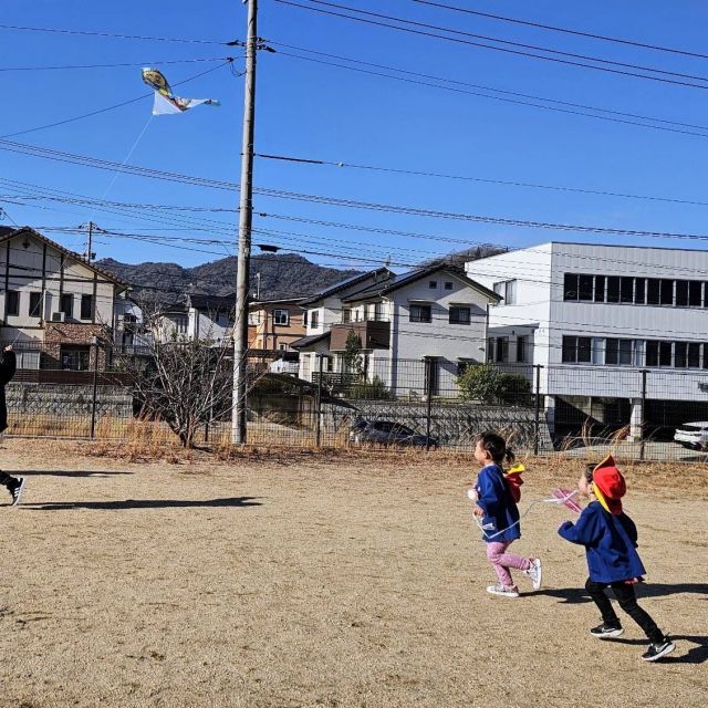 たこあげ  　～2歳児  　クマ組～