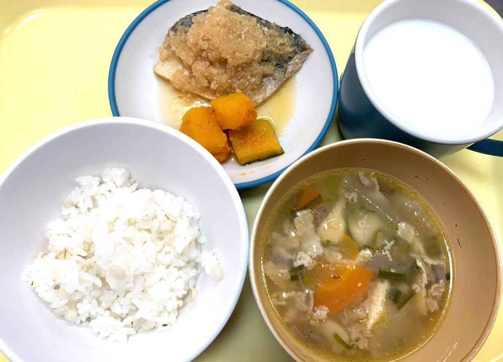 麦ご飯

さばのみぞれ煮

蒸しかぼちゃ

豚汁

牛乳