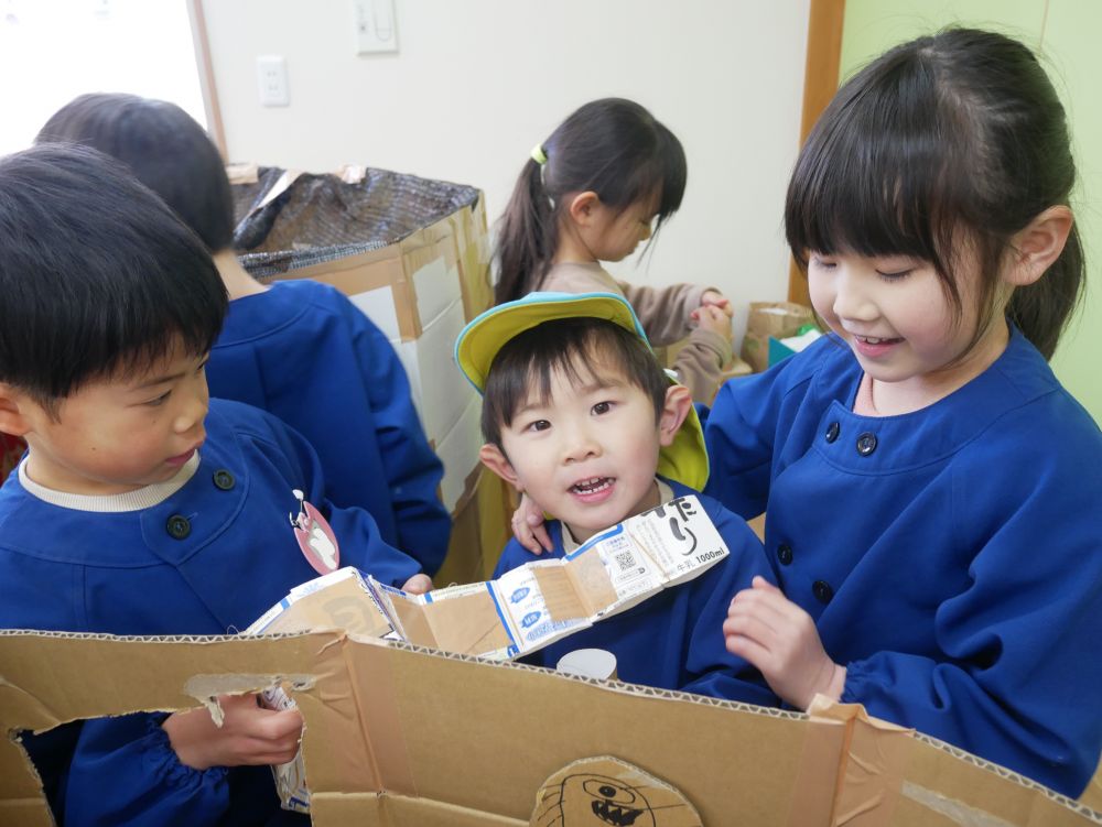 お化け屋敷の裏側を見せてもらったRくん
『へ~すごいねぇ♡Kちゃんよく考えたね!!』
お姉ちゃんを憧れの眼差しで見ていました