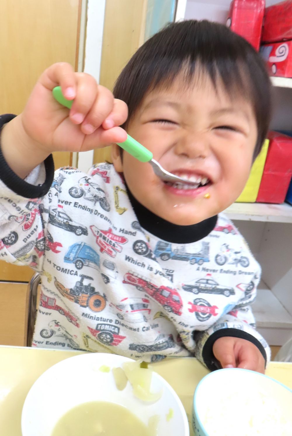 毎日関わる時間は少ないですが、
食を通じて子どもたちの成長を
見守っていけたらいいなと思っています😊
来月はキリン組さんのリクエスト献立になっています。
すいみい保育園の子どもたちにも
人気のメニューがたくさん出てきますよ!
楽しみにしていてくださいね♡