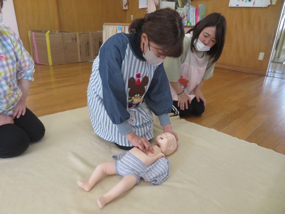 胸骨圧迫と人工呼吸の組み合わせを絶え間なく続けることが、
大事だと言うことをあらためて感じました。