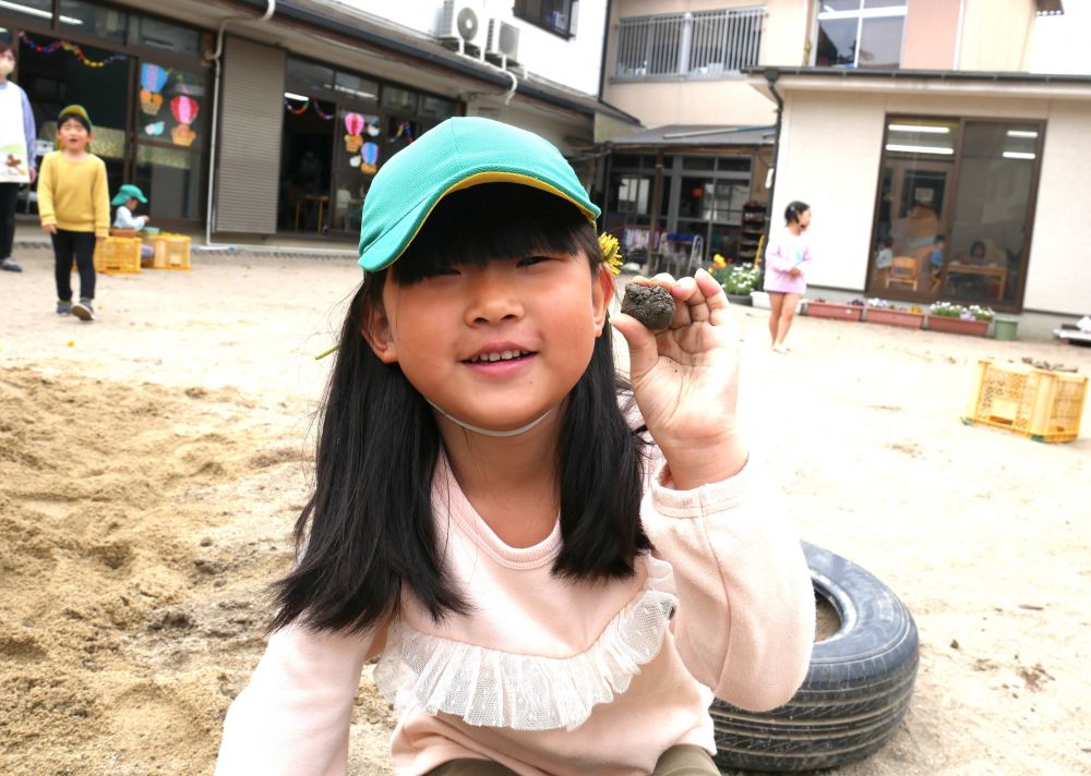 「うさぎさん作った」
「団子にもなるよ」
自由自在にいろんな形になるのが楽しい♪