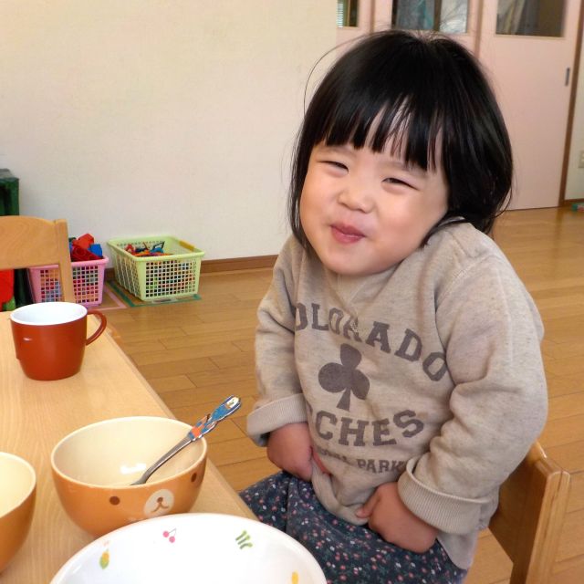 ＊　給食時間の様子　（門田認定こども園）　＊