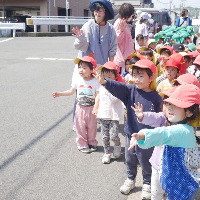 ＊　3歳児　歩いていると・・・　＊