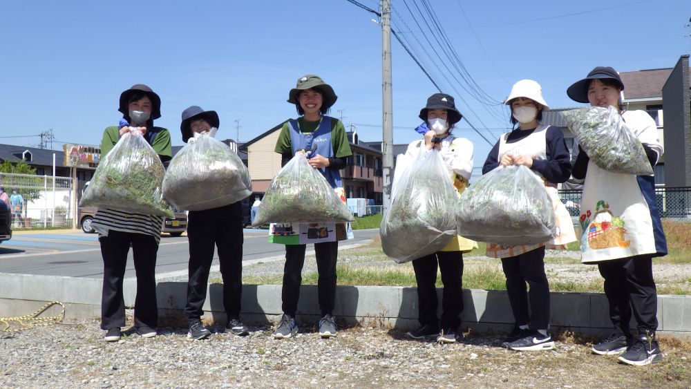 モチロンお喋りばかりしていたわけではありません(笑)
本日の成果です
自分たちが住む町、過ごす場所の環境整備は自分たちで進んで!!
時には子どもたちにも姿勢で伝えていきたいです