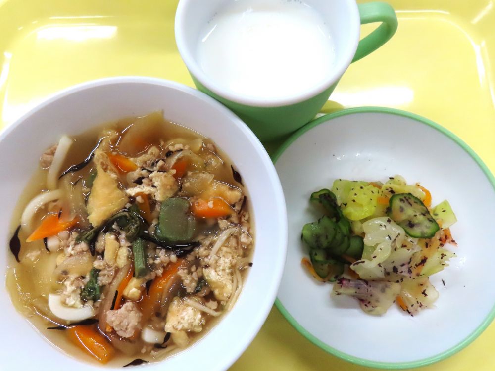 山菜うどん
キャベツのゆかり和え
牛乳