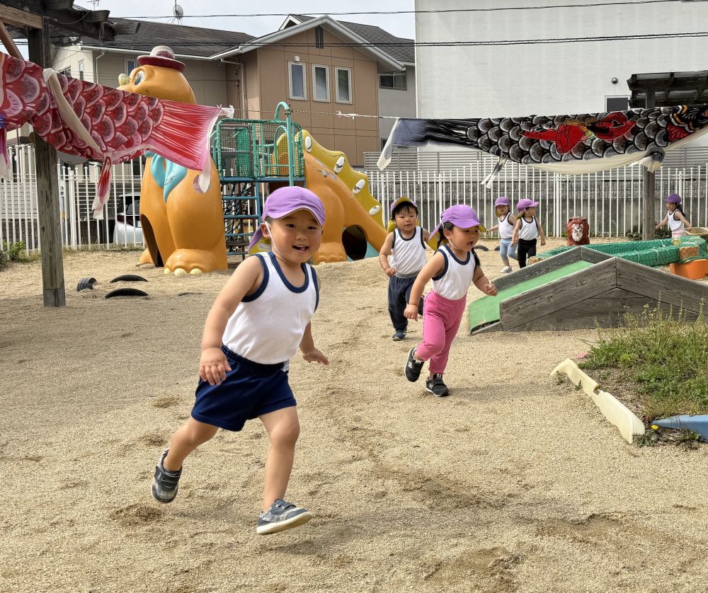 「ぴっぴっふぁいと!!」
音楽に合わせて楽しく走ります🏃♂️