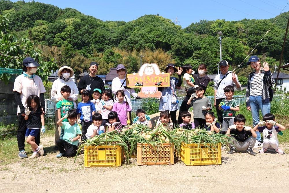 みんなの手際の良さに
収穫もあっという間に終わり!
保護者の方も暑い中
ありがとうございました♡