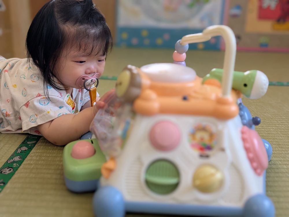 おもちゃを触って、音を鳴らそうとしていたMちゃん♪
Mくん、入園おめでとう♪
これから一緒に、いーっぱい遊ぼうね♡