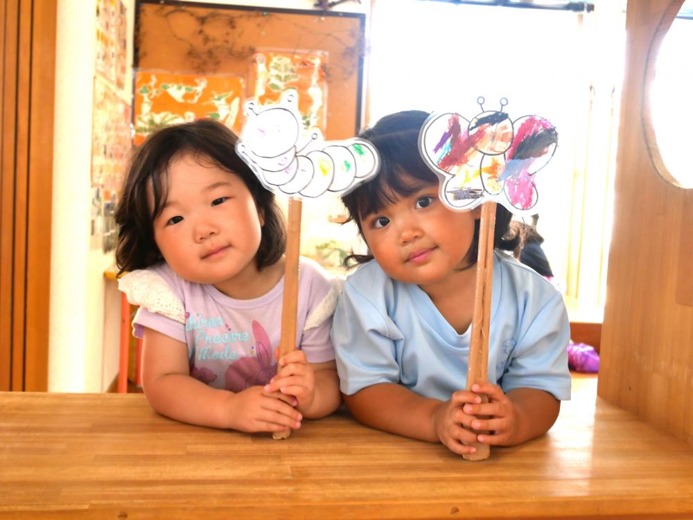 『正解は・・・ⅯちゃんとKちゃんでした♡』
『あおむしさん!おはよう』
『ちょうちょさん今日は何して遊ぶ?』
会話を楽しむ♡