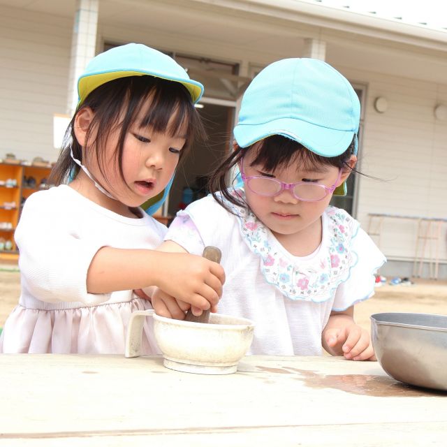 ＊　４歳児　色水のはじまり　＊