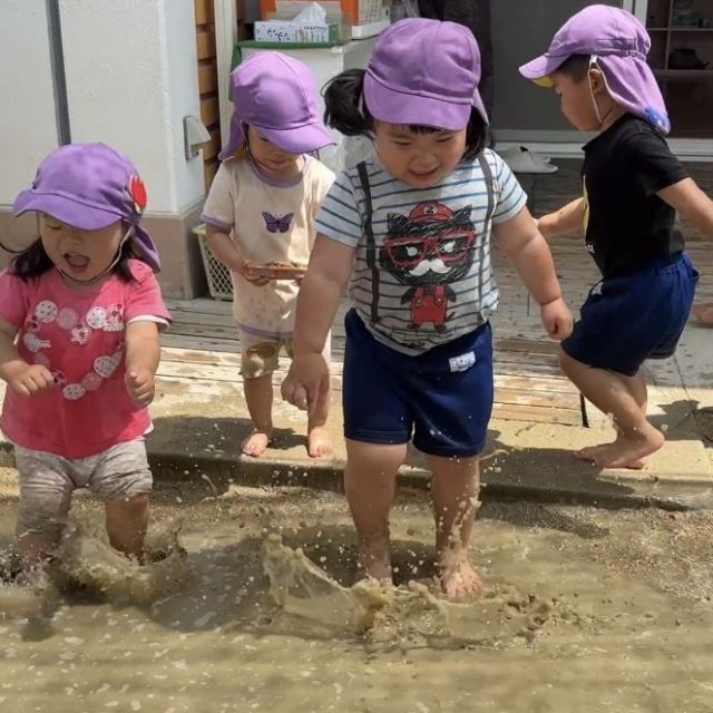 雨上がり② 　～2歳児　 クマ組～