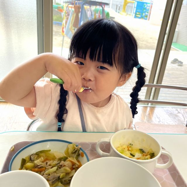 ＊　給食時間の様子　（あいはうす）　＊