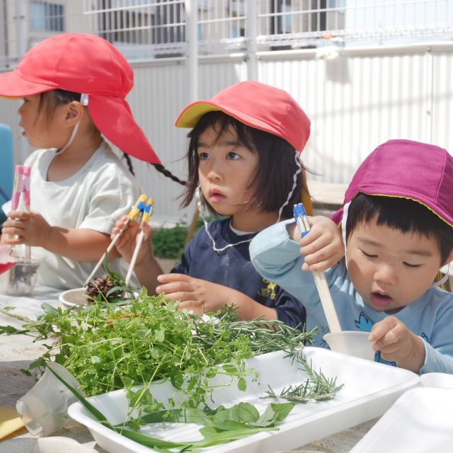 ＊　２・３歳児　バーベキューごっこ　＊