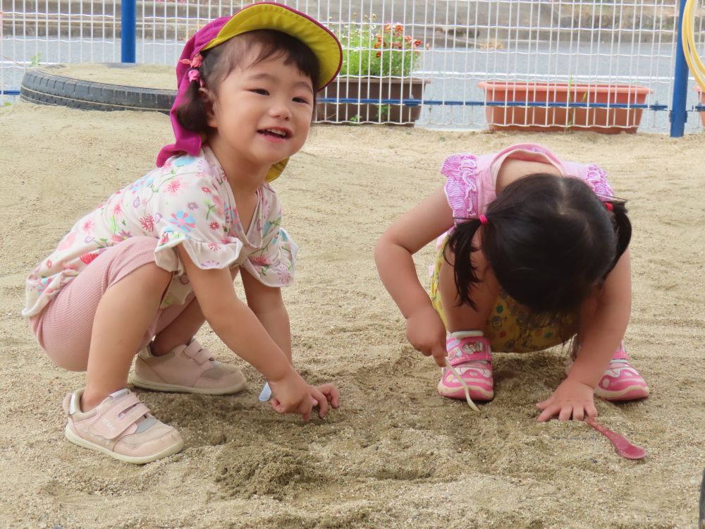 なに作ってるの？

「ふふふふ💕」
　　　楽しそう♪