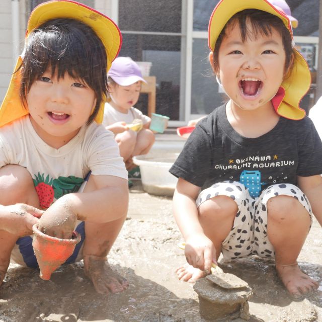 ＊　３歳児　どろんこ水遊び　＊