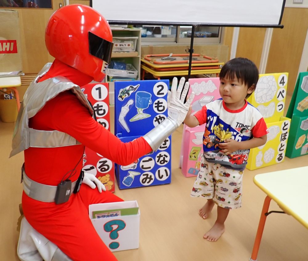 遊びにきてくれたお友だちも
クイズに参加しました♪
「正解!!やったね👏」