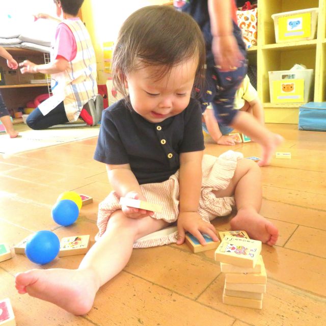 ＊　１歳児　積み木　＊