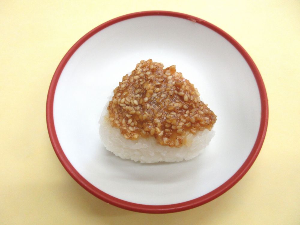 ゴマみそおにぎり