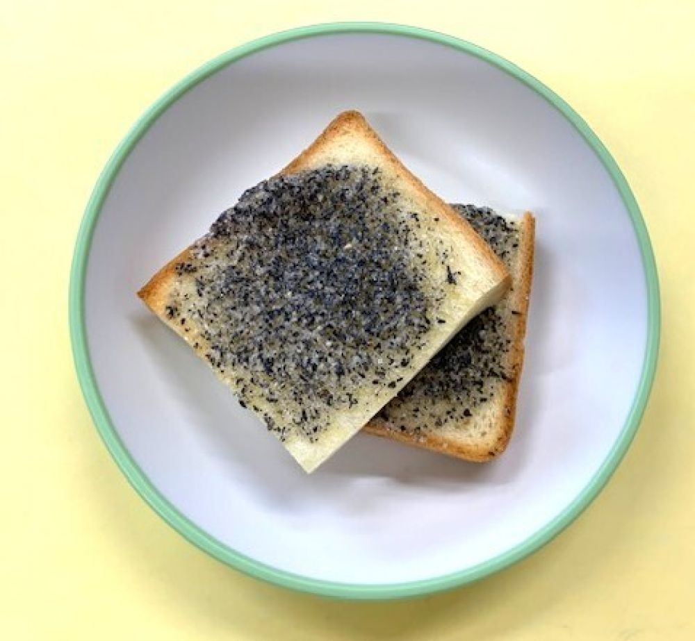 黒ごまトースト