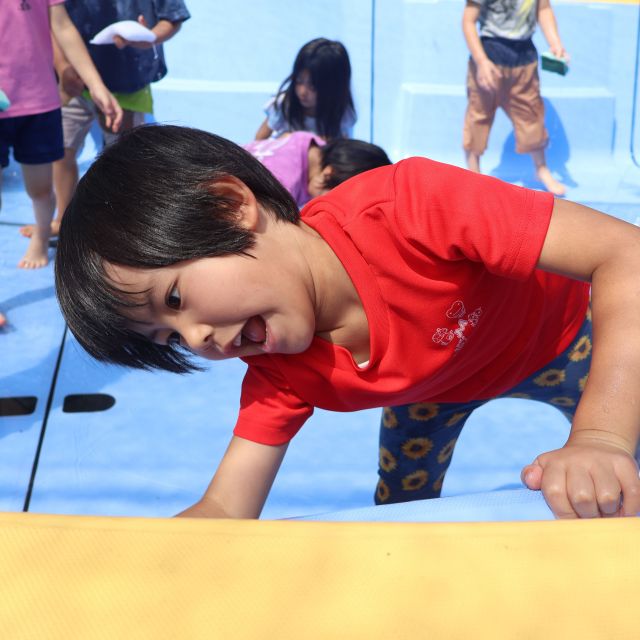 プール掃除①　＊５歳児＊