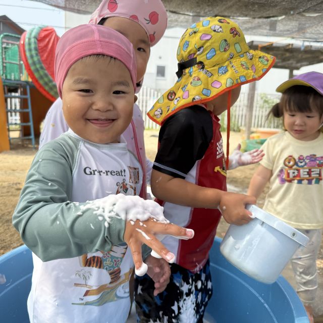 あわあわあそび 　～2歳児　 クマ組～