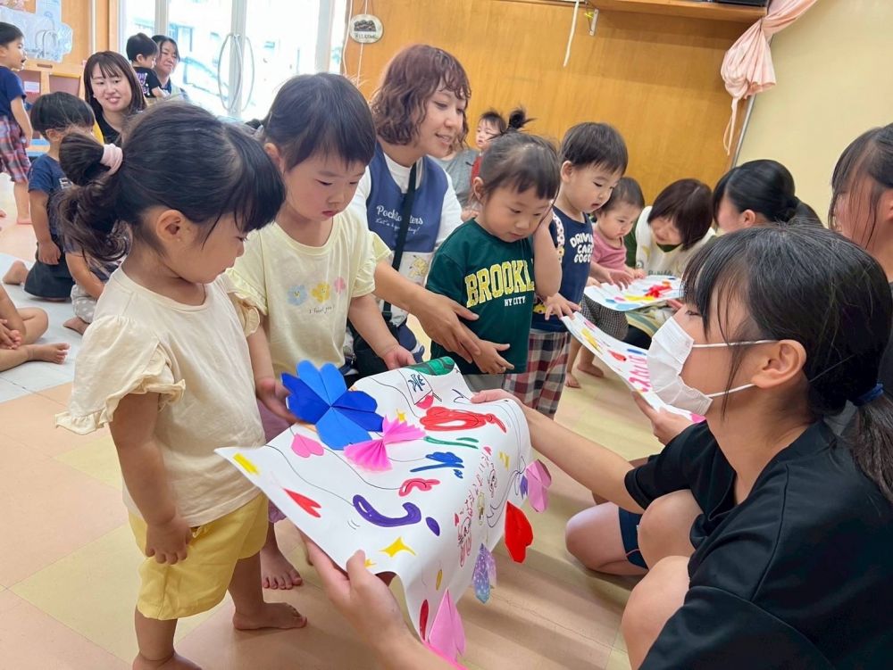 手紙のプレゼントももらいました♡
なので、みんなからもお礼のプレゼントを渡したよ🥰

たくさん遊んでくれてありがとう❤️

