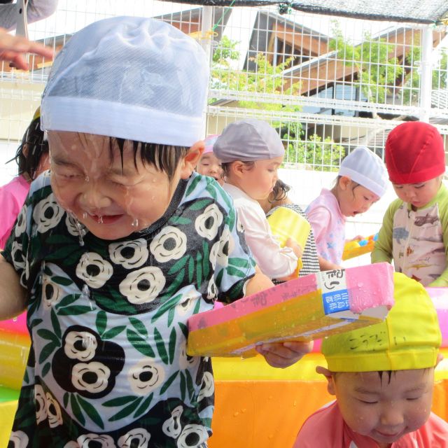 ＊　２歳児　プール　＊