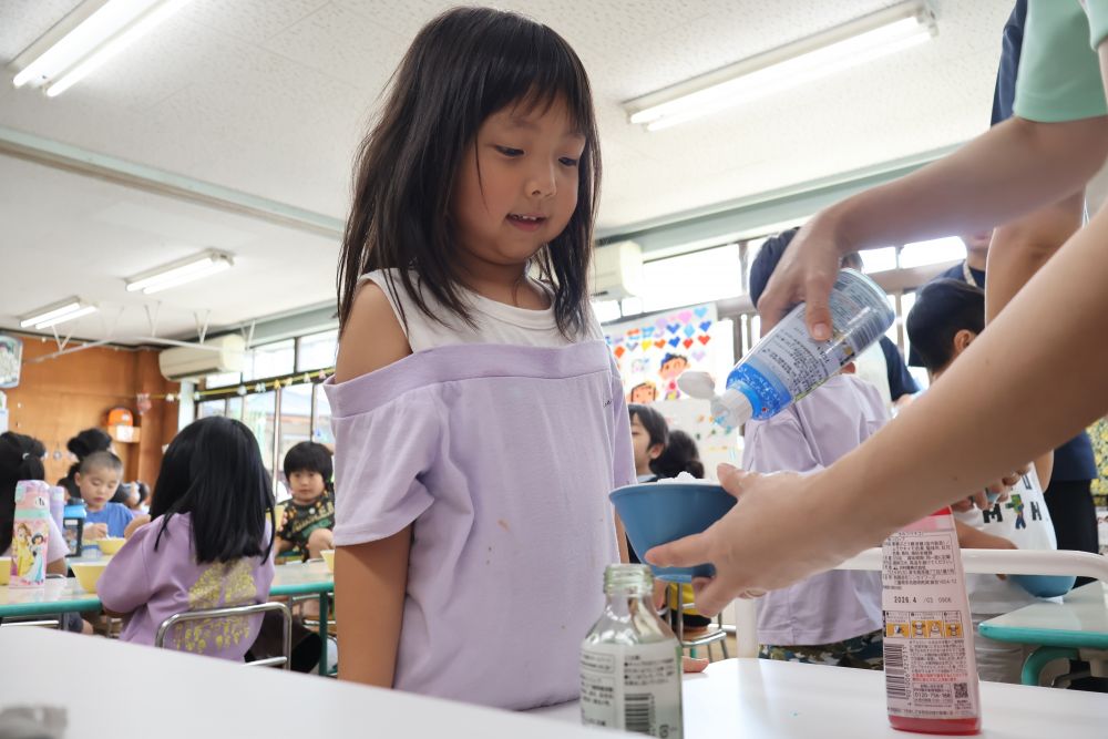 『何味にしようかな~♪』
『水色のブルーハワイががいいな~』
そんな会話をしながら
並ぶ時間も楽しい♡