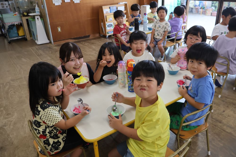 『つめたーい♡』
『おいしーい♡』
嬉しくて興奮していた体を
冷たいかき氷がひんやり冷やしてくれます♡