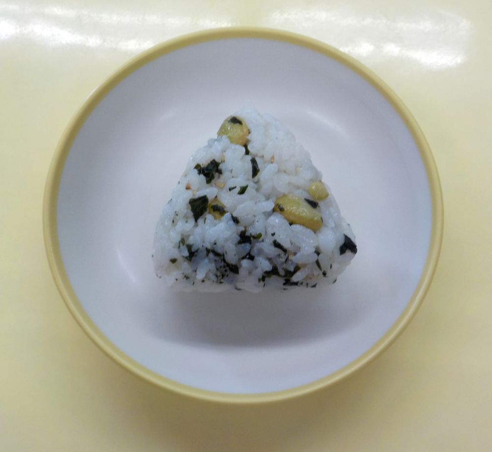 枝豆わかめおにぎり