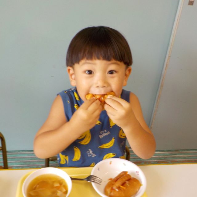 ＊　給食時間の様子　（門田認定こども園）　＊