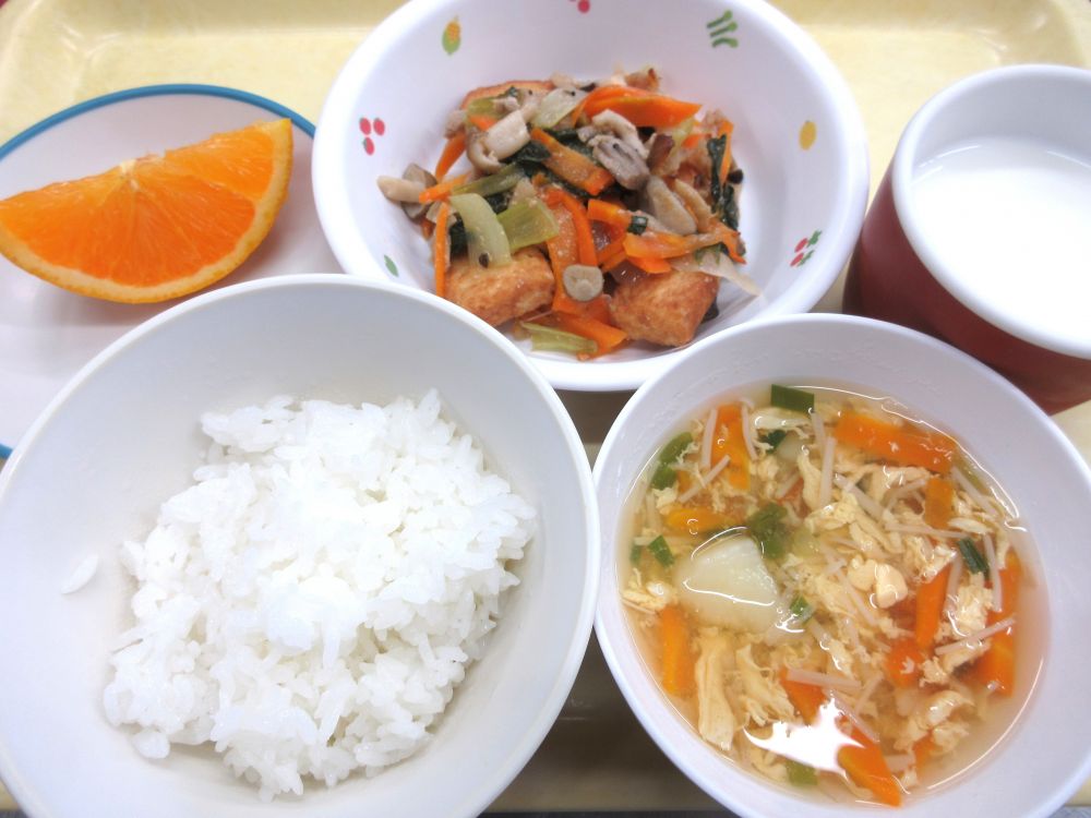 ご飯
厚揚げのみそ炒め
かきたま汁
オレンジ
牛乳