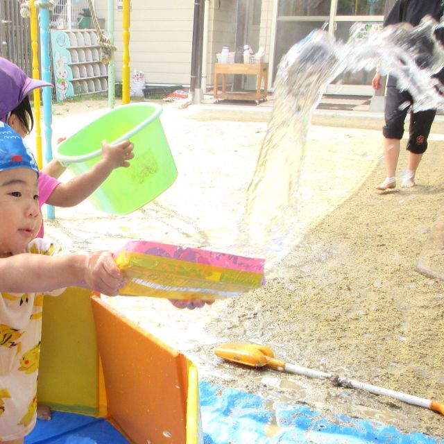 ＊　２歳児　プール　＊