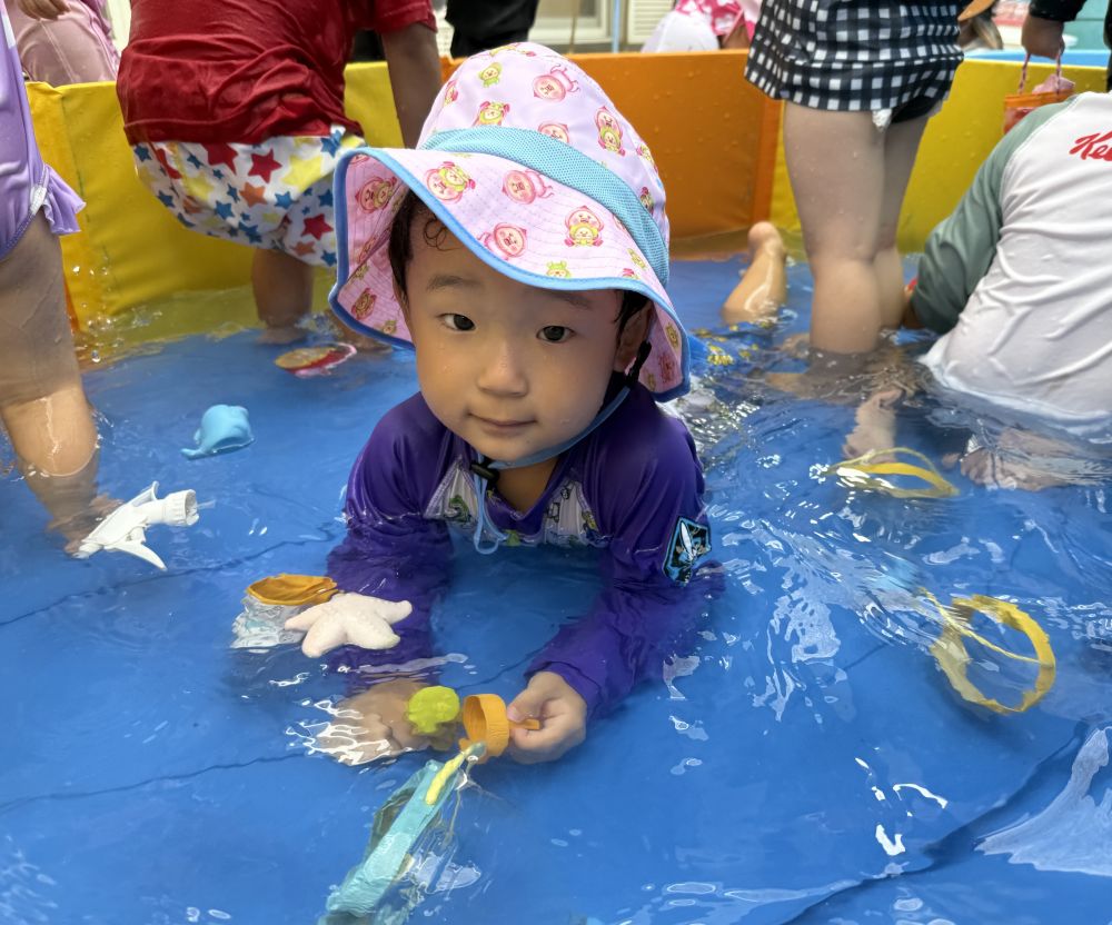 「Sくん、ぜんぜんこわくないよ～
  じゃぼんってはいれるもーん！」と、
得意げな顔で教えてくれるSくん🎶

熱中症等に気をつけながら、
しっかり夏を楽しみたいと思います❤️