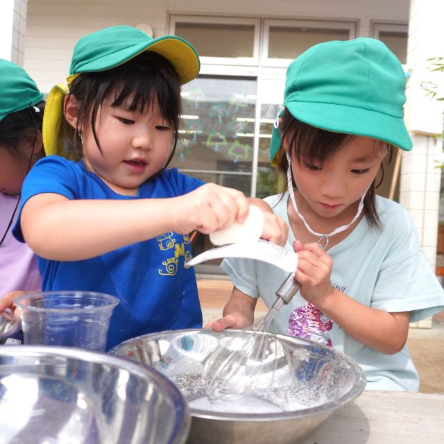 ＊　５歳児　泡色水①　＊