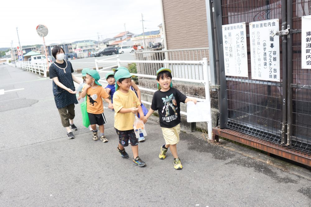 雨も心配でしたがなんとか止んでお泊り保育の準備もこれでOKです
皆さんも様々な「夏の思い出」ってあると思いますが
子ども達にとってもかけがえのない思い出になってくれますように