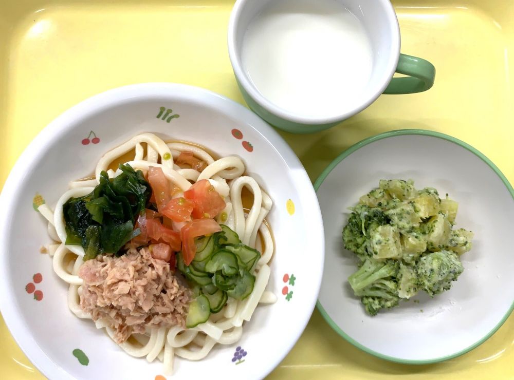 サラダうどん
さつま芋ブロッコリーサラダ
牛乳