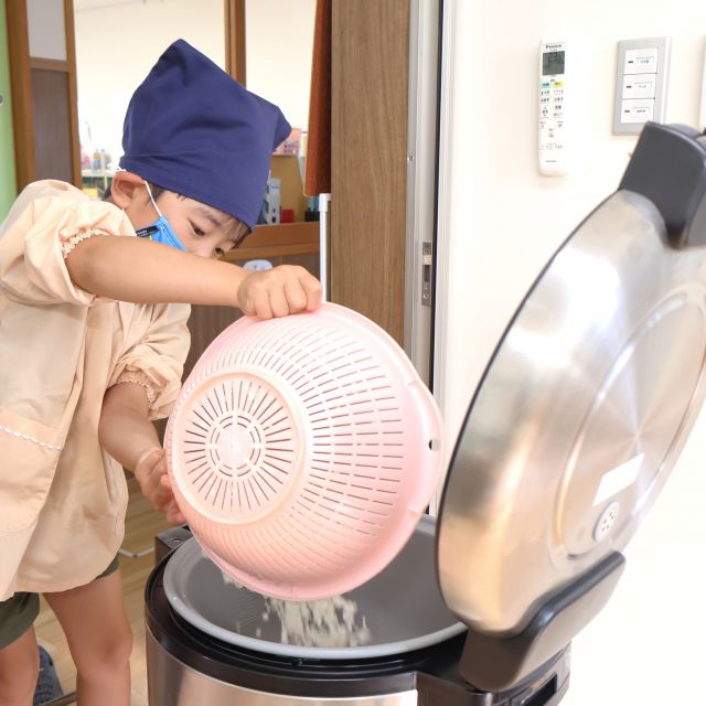 ＊　５歳児　園に泊ろう！【夜ご飯づくり】とかぴょんチーム①　＊