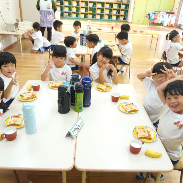 ＊　５歳児　園に泊まろう！【朝ご飯③】　＊