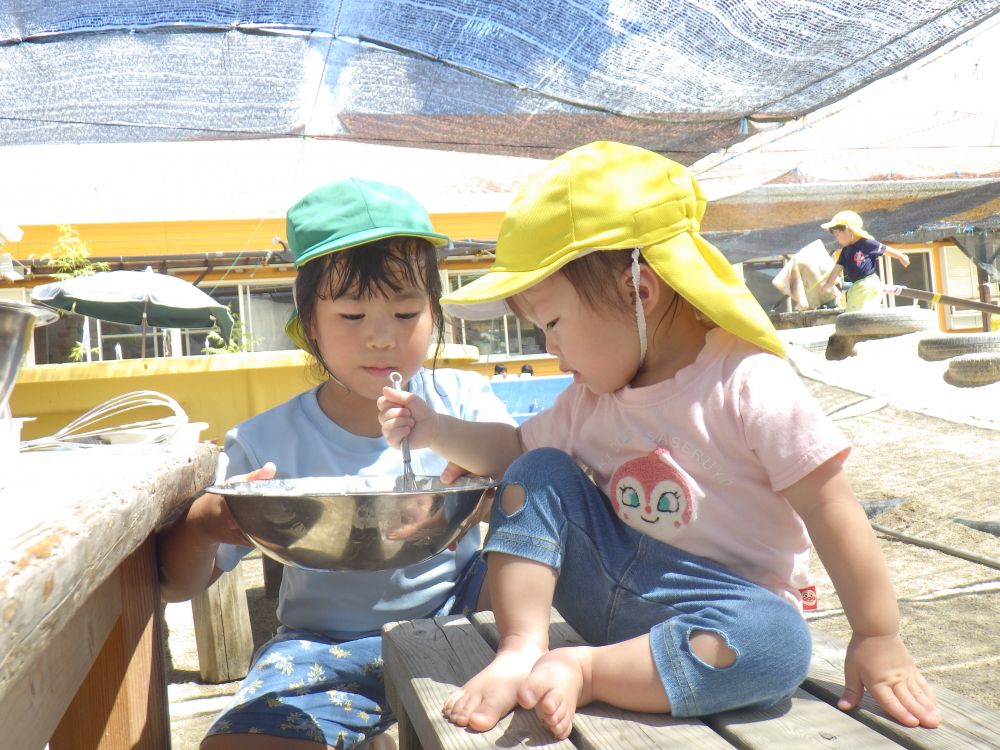 ボウルをちょうど良い高さで持ってあげる♡