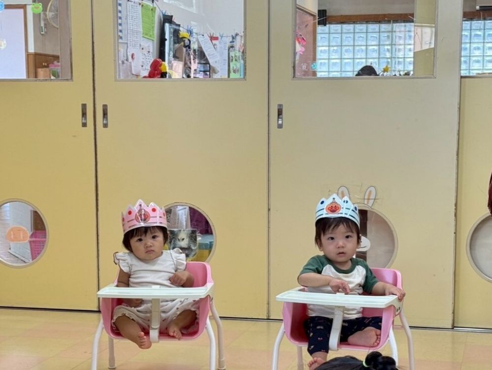 今月は、お誕生日さんはいないけど、
まだお祝ができていなかった子のお誕生日会をしました！

みんなにお誕生日の歌をプレゼントしてもらったNちゃんとM君💓
二人ともお誕生日おめでとう♪

