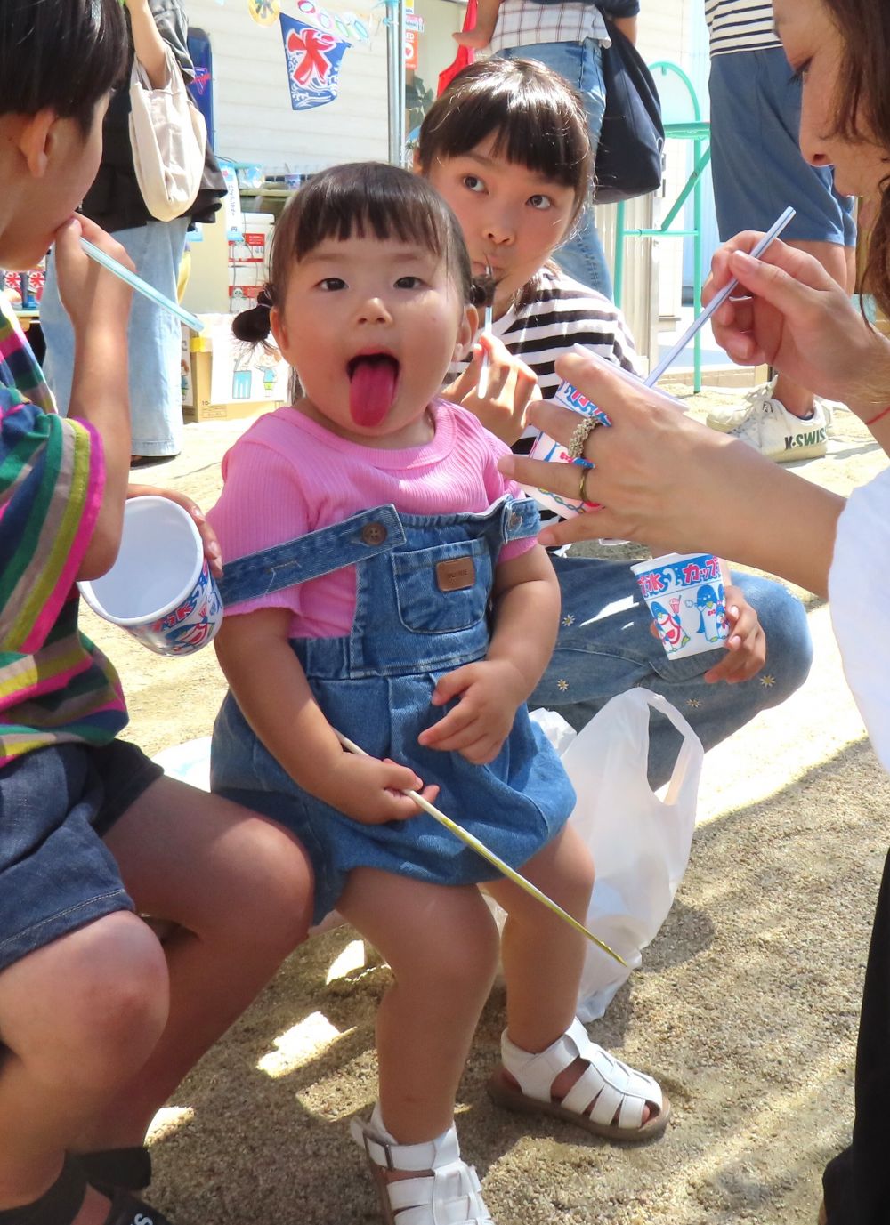 べ~
イチゴのかき氷だね💗