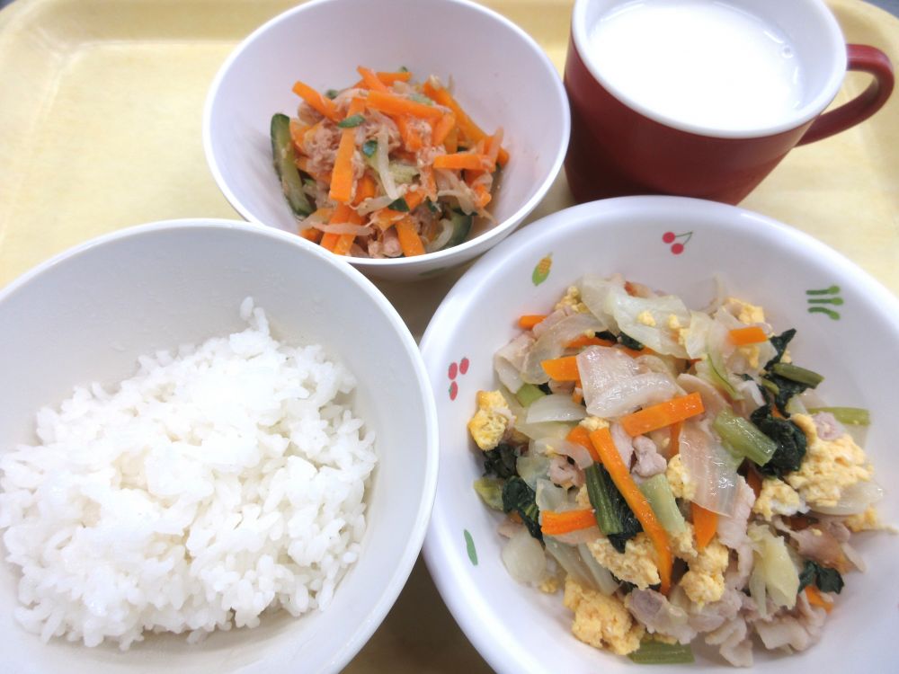 ご飯
豚肉と小松菜の中華卵炒め
きゅうりともやしのツナナムル
牛乳