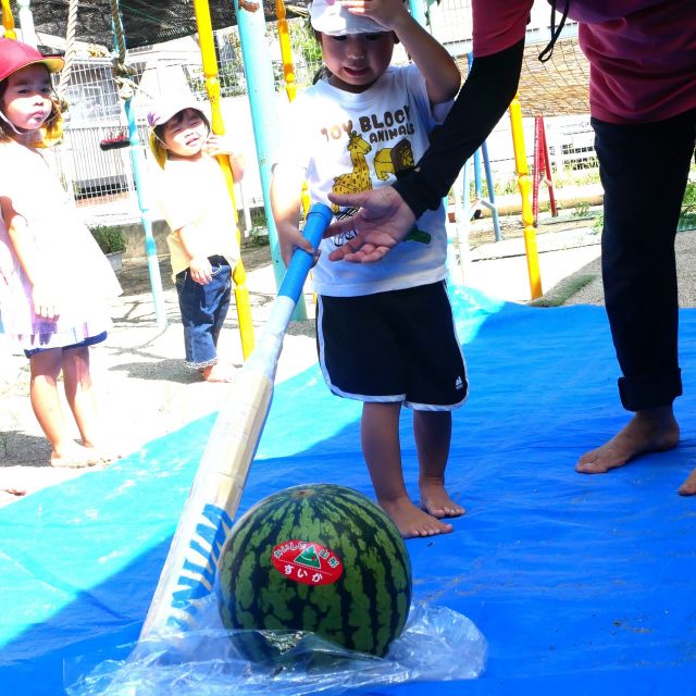＊　２・３歳児　スイカ割り②　＊