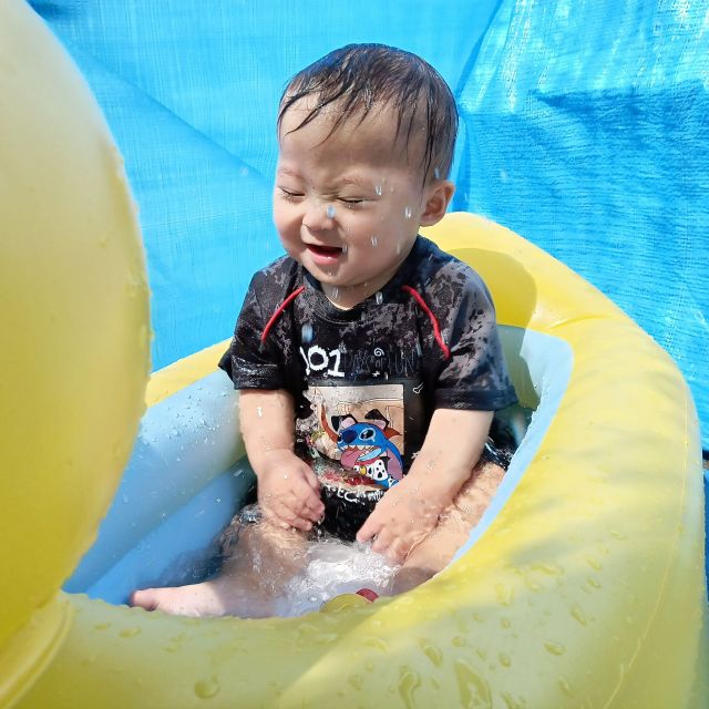 プール遊び　～０歳児　ウサギ組～